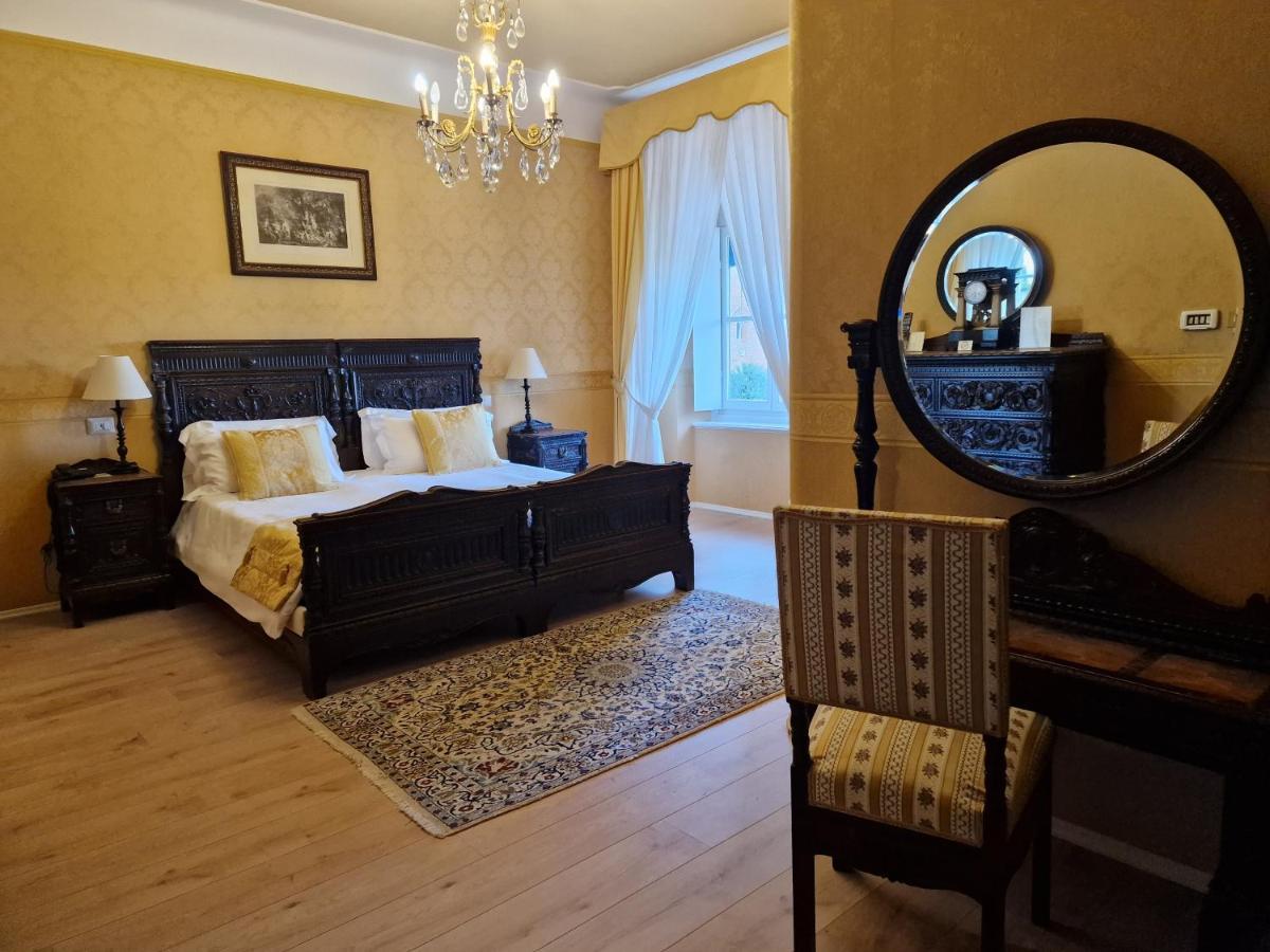 Отель Castello Di Spessa - Residenze D'Epoca Каприва-дель-Фриули Экстерьер фото