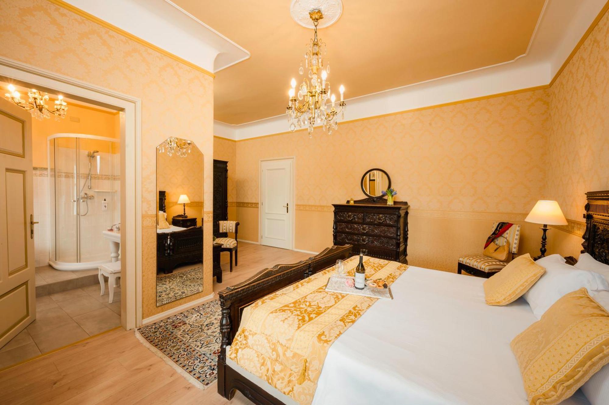 Отель Castello Di Spessa - Residenze D'Epoca Каприва-дель-Фриули Экстерьер фото