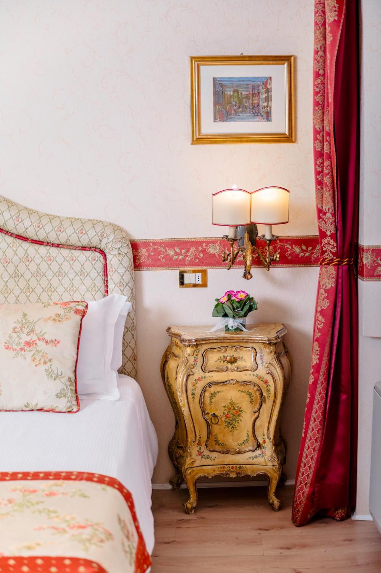 Отель Castello Di Spessa - Residenze D'Epoca Каприва-дель-Фриули Экстерьер фото