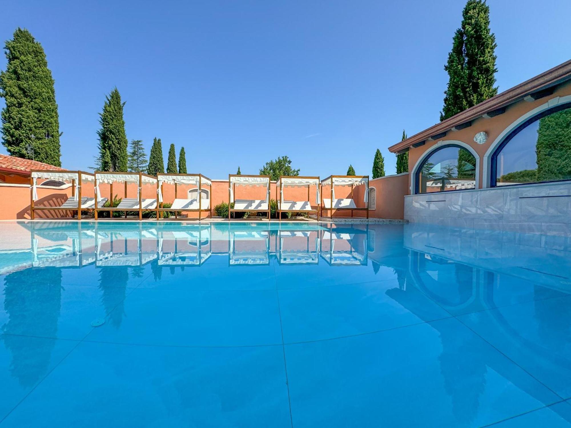Отель Castello Di Spessa - Residenze D'Epoca Каприва-дель-Фриули Экстерьер фото