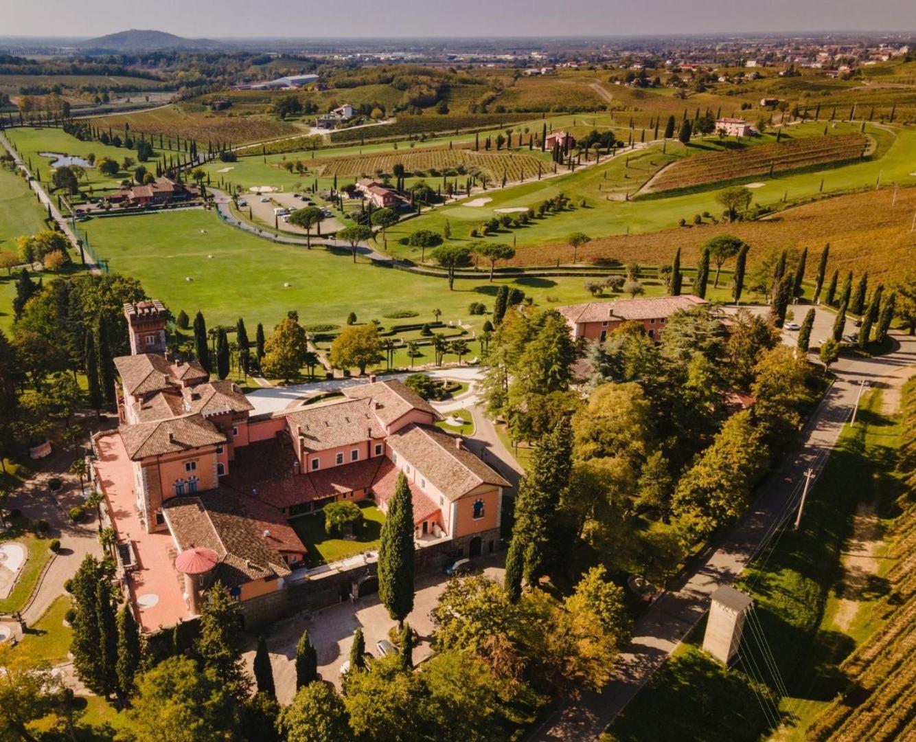Отель Castello Di Spessa - Residenze D'Epoca Каприва-дель-Фриули Экстерьер фото