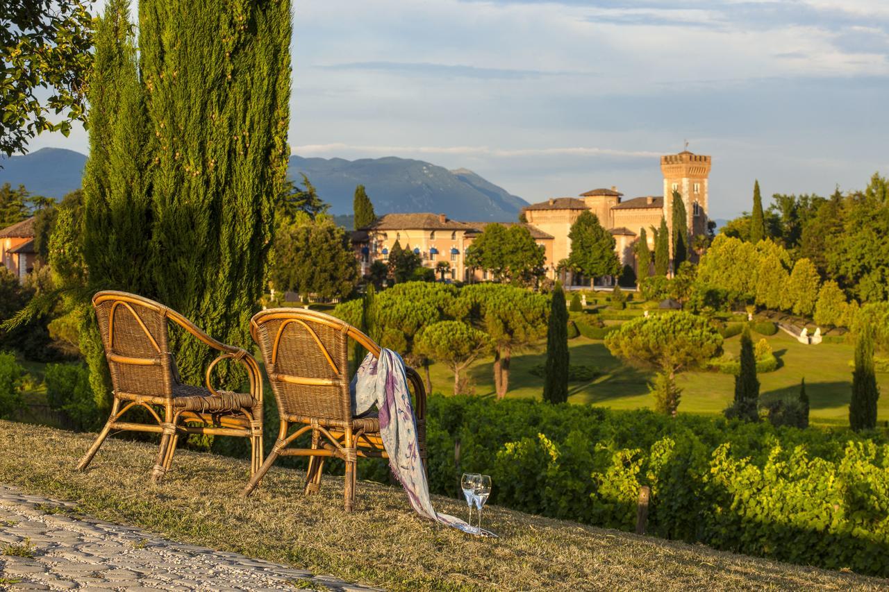Отель Castello Di Spessa - Residenze D'Epoca Каприва-дель-Фриули Экстерьер фото
