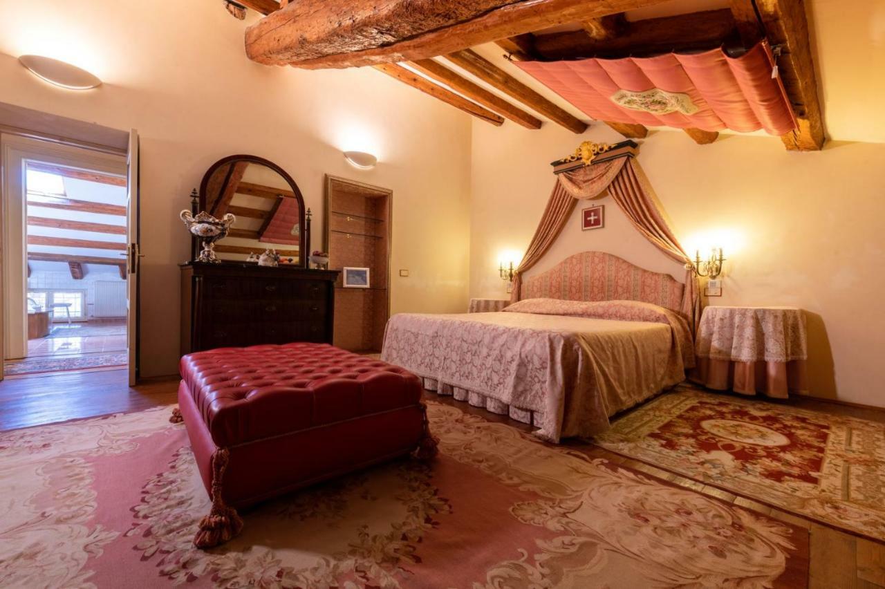 Отель Castello Di Spessa - Residenze D'Epoca Каприва-дель-Фриули Экстерьер фото