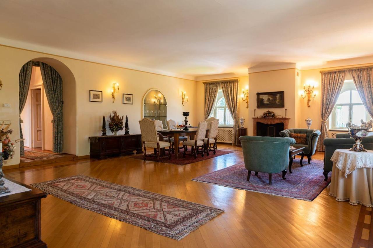 Отель Castello Di Spessa - Residenze D'Epoca Каприва-дель-Фриули Экстерьер фото